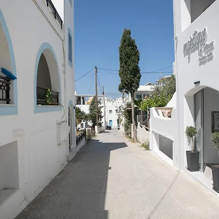 Majestique Of Naxos Lägenhetshotell 4*